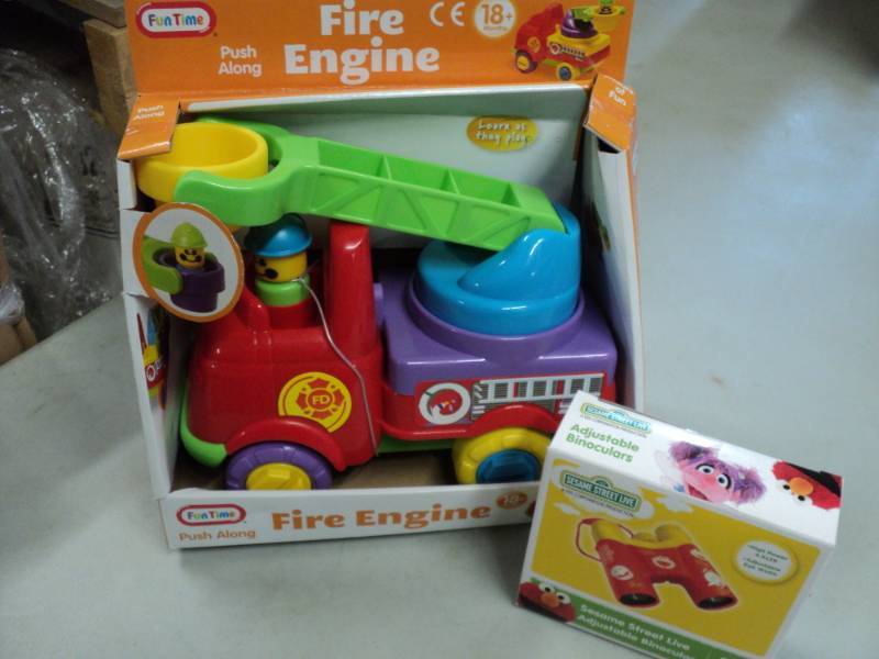 lot 88 image: Fun Time Fire Engine and Sesame Str...