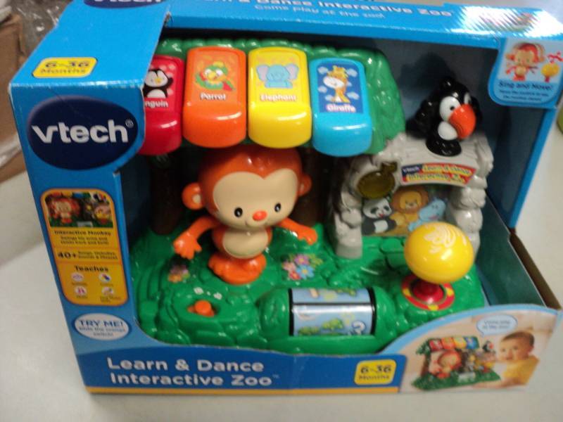 lot 98 image: Vtech Learn and Dance Interactive Z...