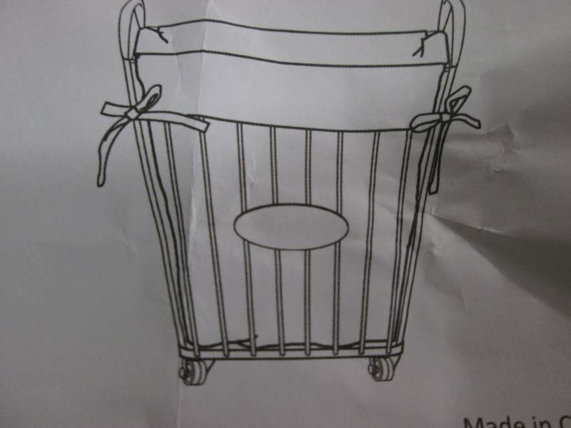 lot 19 image: Rolling Hamper Set open box Retail ...