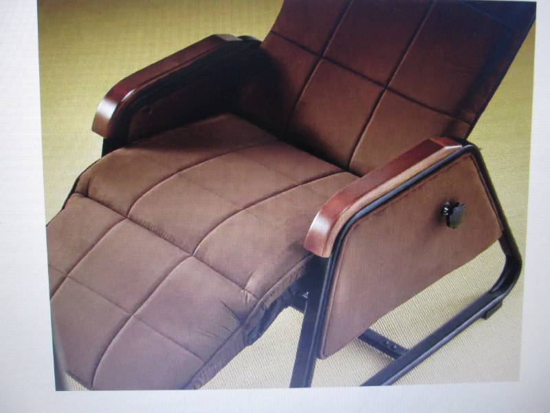 lot 86 image: Zero Gravity Chair open box Retail ...