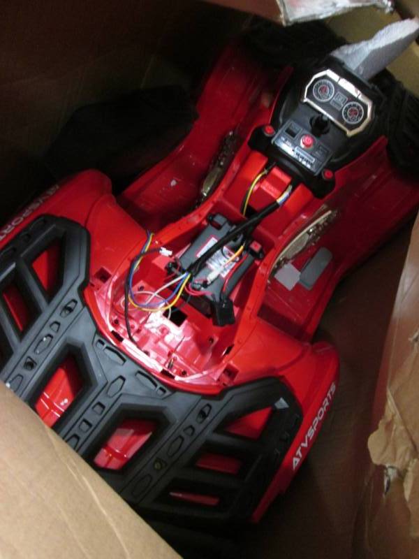 lot 104 image: Ride-On Red ATV - open box, unteste...
