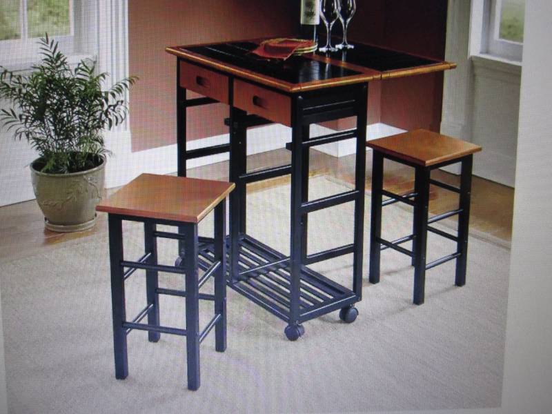 lot 117 image: 2-In-1 Kitchen Island Set open box ...