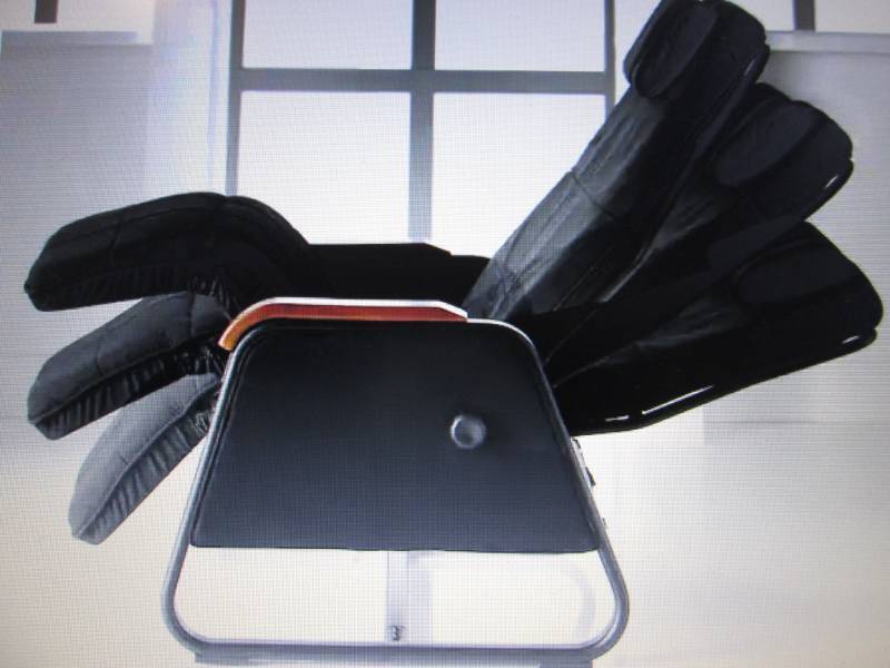 lot 125 image: Zero Gravity Chair open box Retail ...