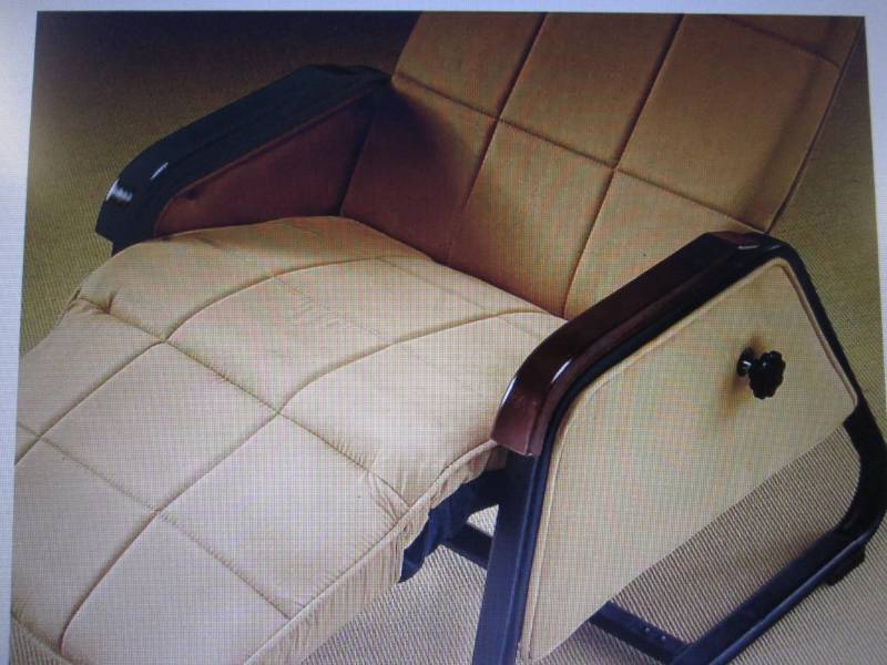 lot 176 image: Zero Gravity Chair open box Retail ...