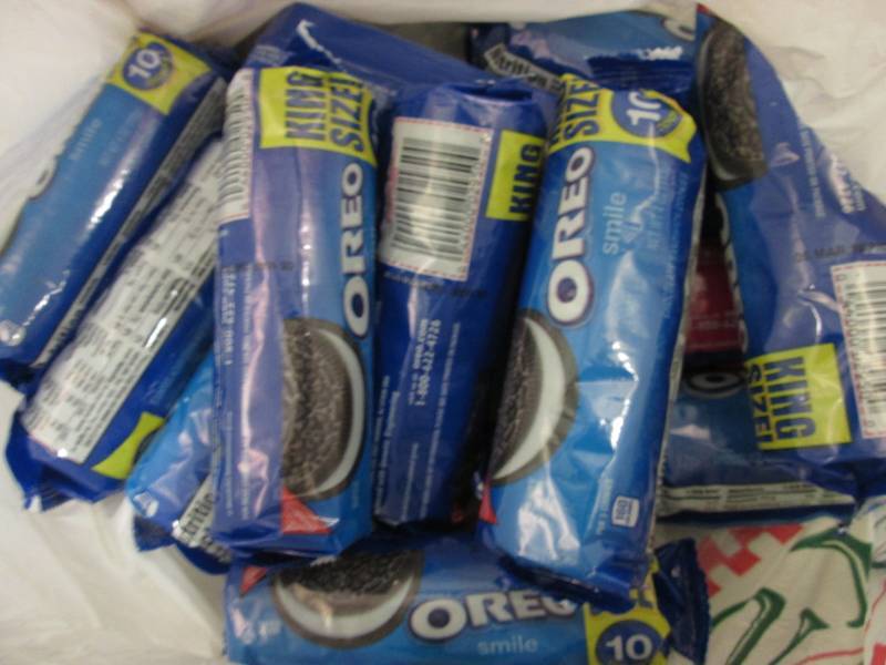 lot 191 image: 12- 4 oz Oreo King Size Cookies...