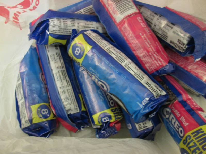 lot 192 image: 12- 4.1 oz Oreo King Size Double St...