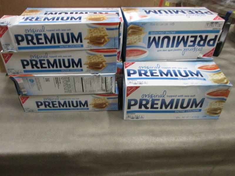 lot 203 image: 5 - 1lb Nabisco Premium Saltine Cra...