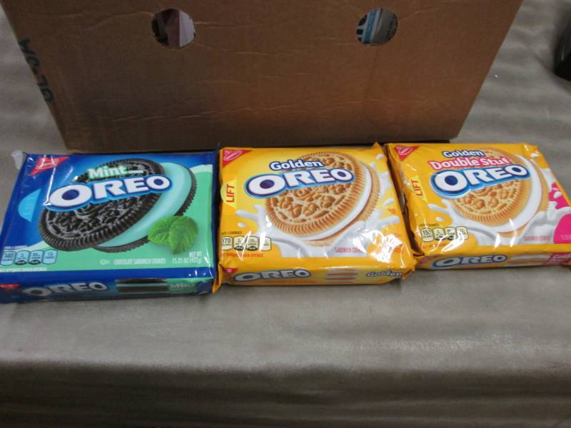 lot 209 image: Mint Oreos, Golden & Golden Double ...