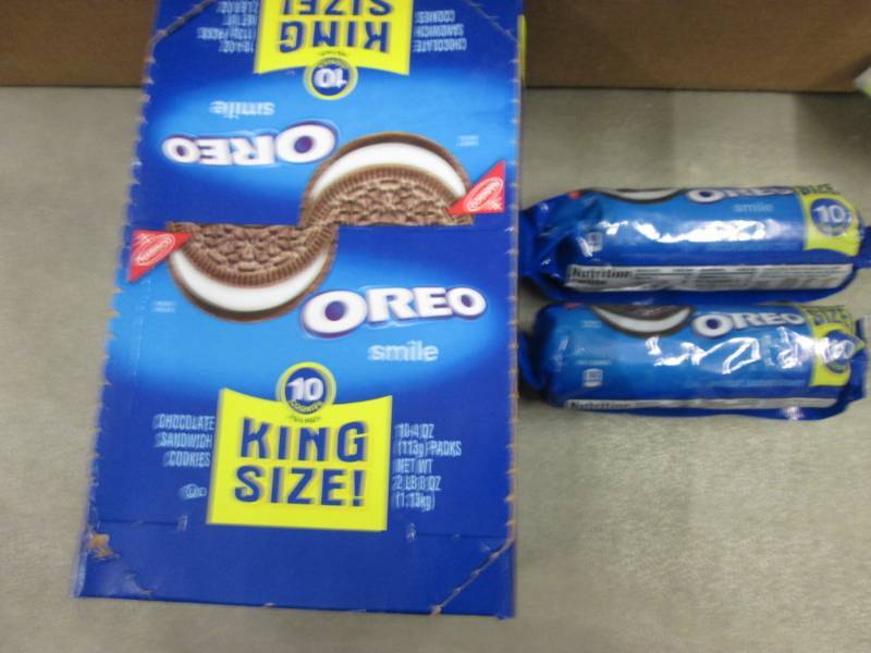 lot 252 image: 12- 4 oz Oreo King Size Cookies...