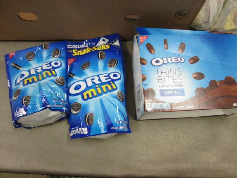 lot 259 image: Oreo Thin Bites Cookies, Oreo Mini...