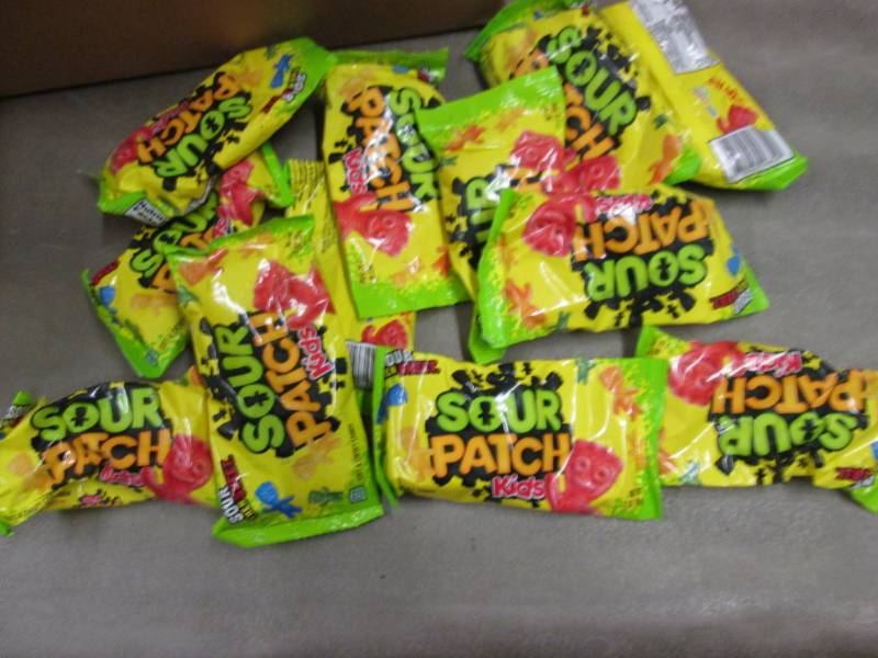 lot 266 image: 12- 2 oz Sour Patch Kids Candy...