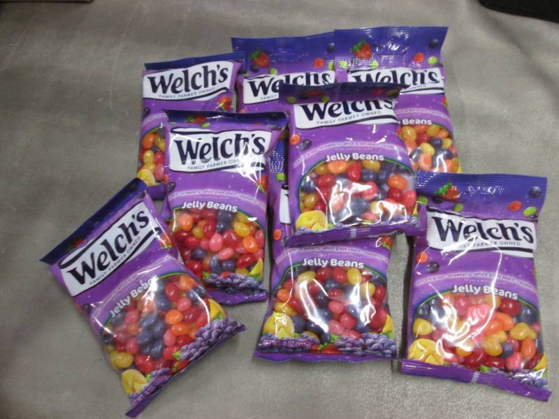 lot 291 image: 8 - 8 oz Welchs Jelly Beans...