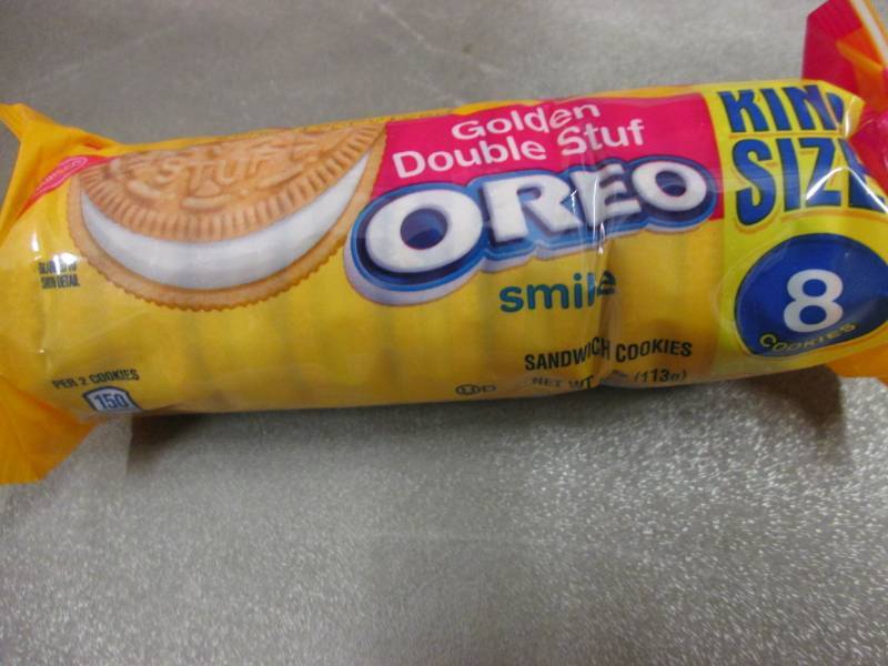 lot 297 image: 12- 4 oz Oreo King Size Golden Doub...