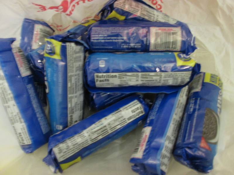 lot 320 image: 12- 4 oz Oreo King Size Cookies...