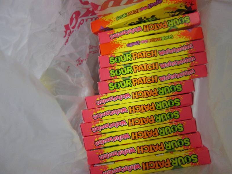 lot 333 image: 12- 3.5 oz Sour Patch Kids Candy...