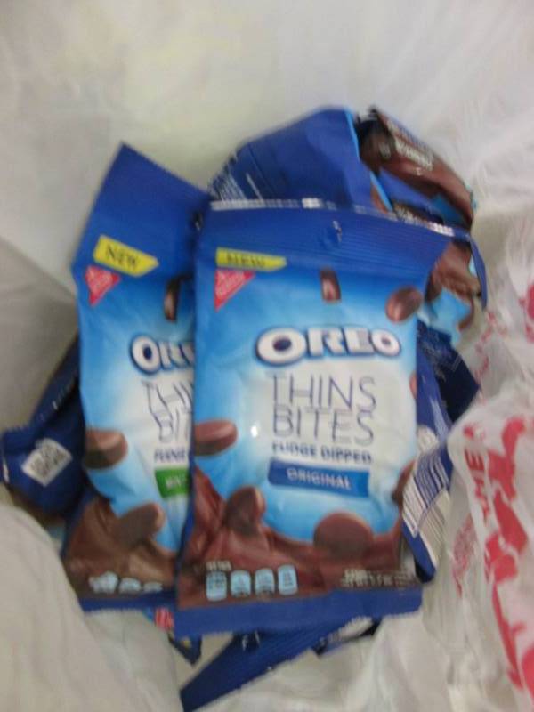 lot 335 image: 12 pks Oreo Thin Bites...