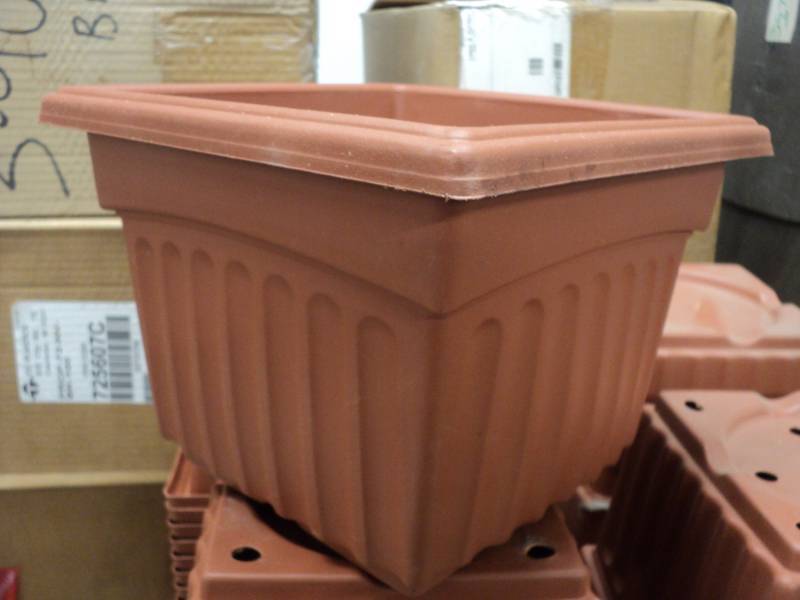 lot 159 image: Lot of 35 - 9 square x 7 high pot...