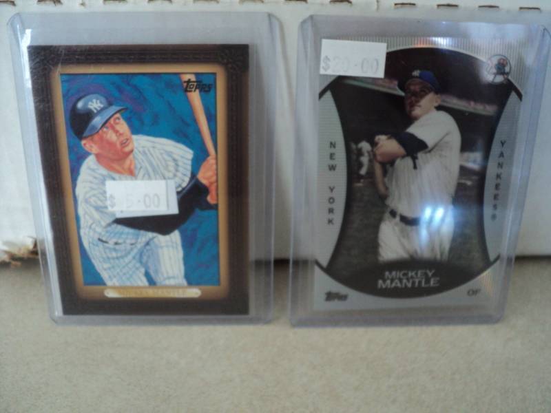 lot 1 image: Mickey Mantle Cards...