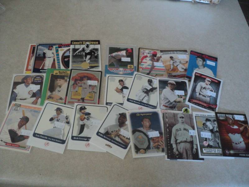 lot 3 image: Lot of Hall of Frame Players...