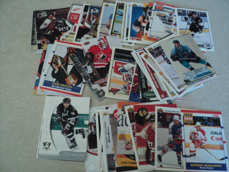 lot 16 image: Hockey Star Cards...