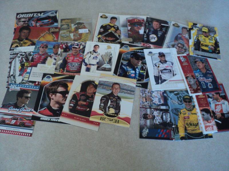 lot 17 image: Nascar Star Cards...