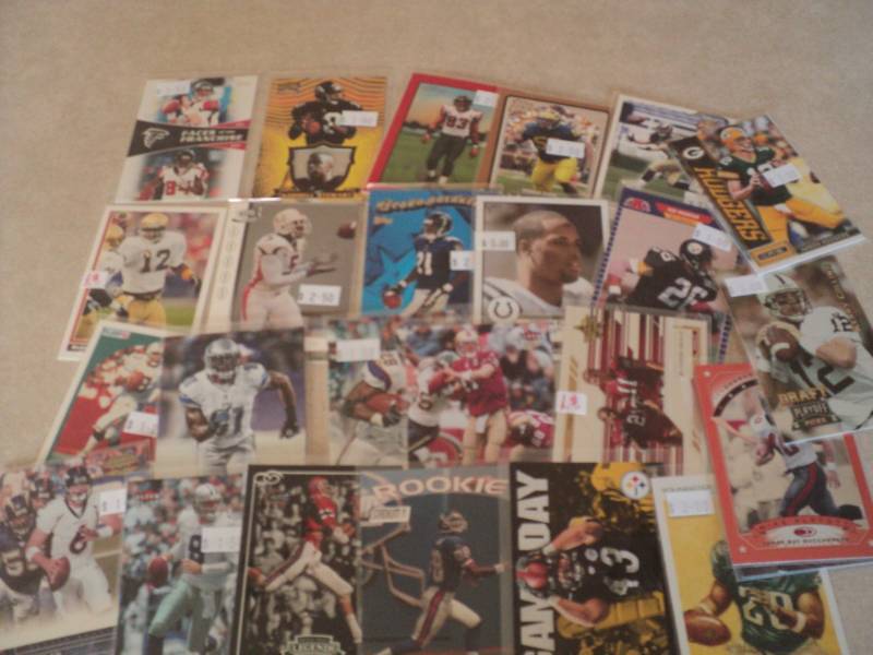 lot 47 image: 25 Football Star Cards...