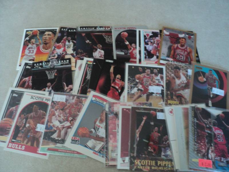 lot 49 image: 40 Scottie Pippen Cards...