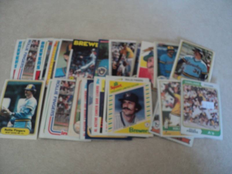 lot 58 image: 40 Rollie Fingers Cards...
