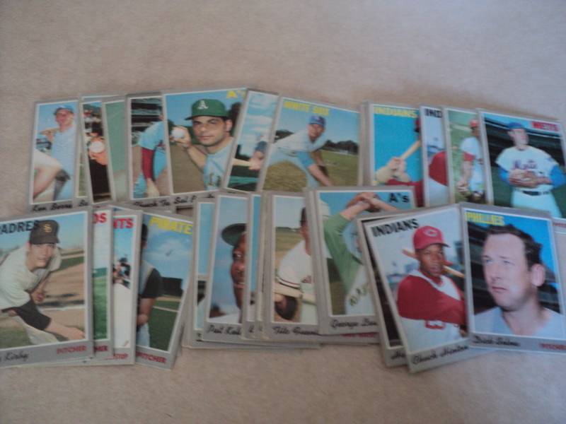 lot 60 image: 50 1970 Topps Baseball Cards...