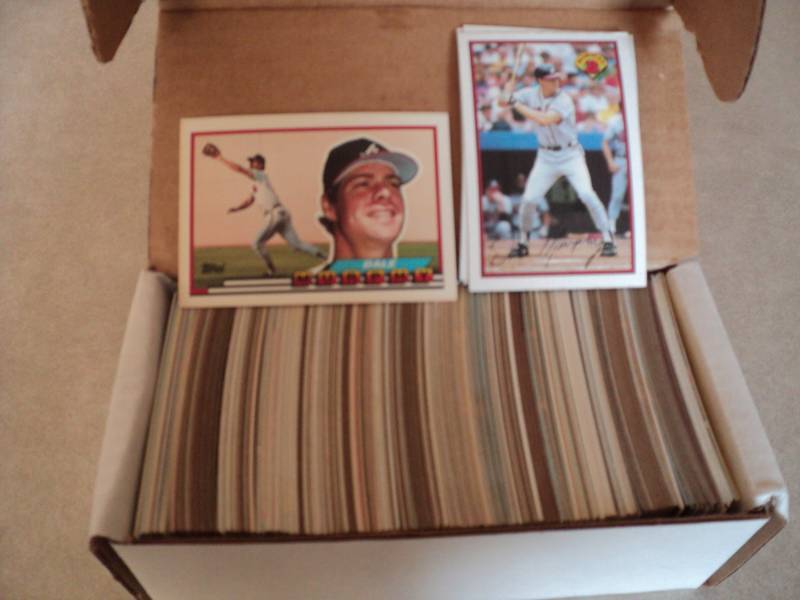 lot 61 image: 400 Dale Murphy Cards...