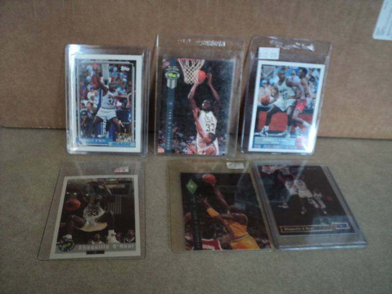 lot 71 image: 5 Shaquille Oneal Rookie Cards...
