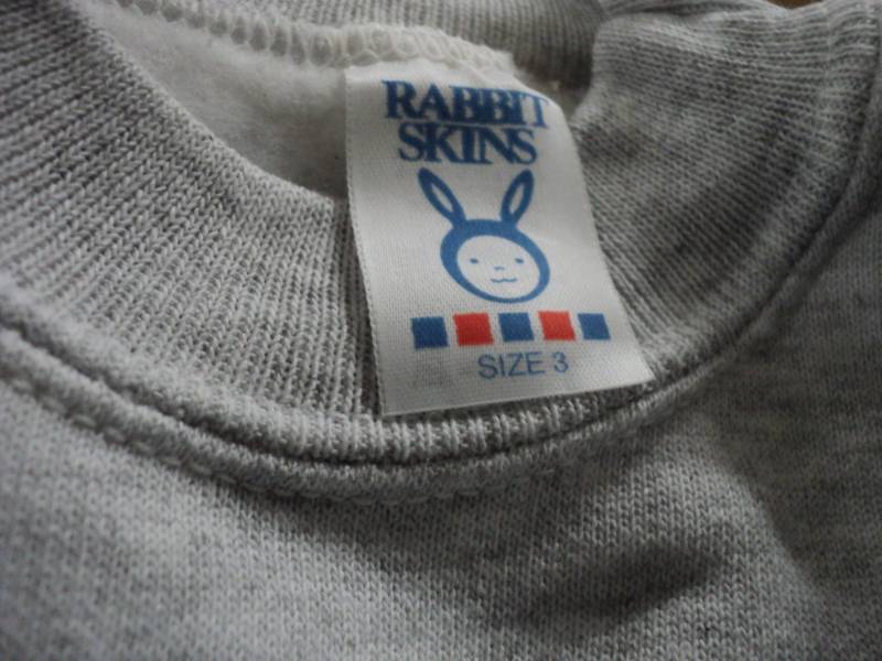 lot 248 image: box of 36 - size 3 Long Sleeved Swe...