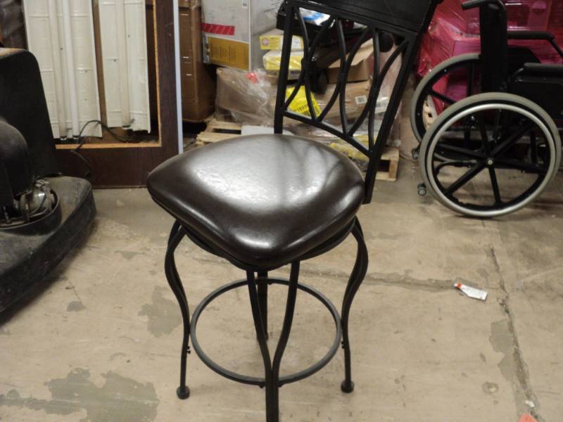 lot 271 image: Bar Stool- seat is 30  from floor...