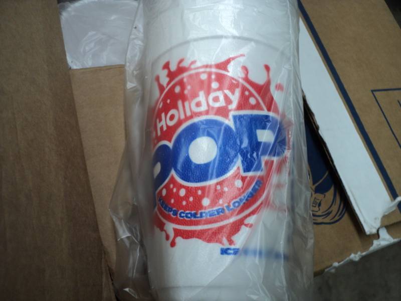 lot 273 image: Case of 500 - 20 oz Hot or Cold Ins...