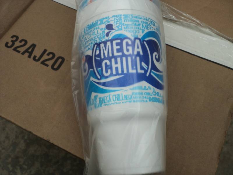 lot 276 image: Case of 400 - 32 oz Hot or Cold Ins...