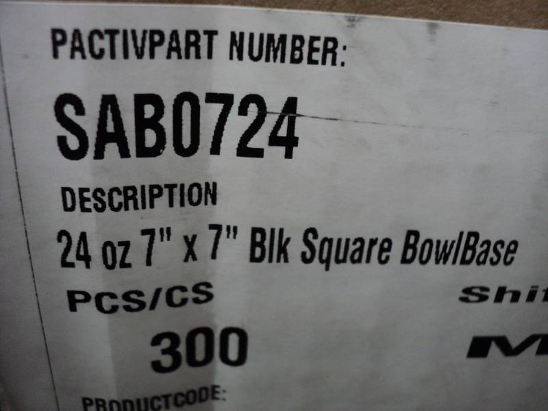 lot 281 image: Case of 300 - 24 oz 7 x 7 Square ...