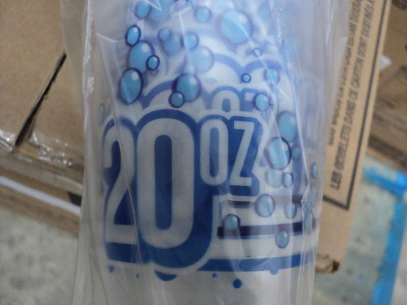 lot 284 image: Case of 600 - 20 oz Clear Poly Prop...