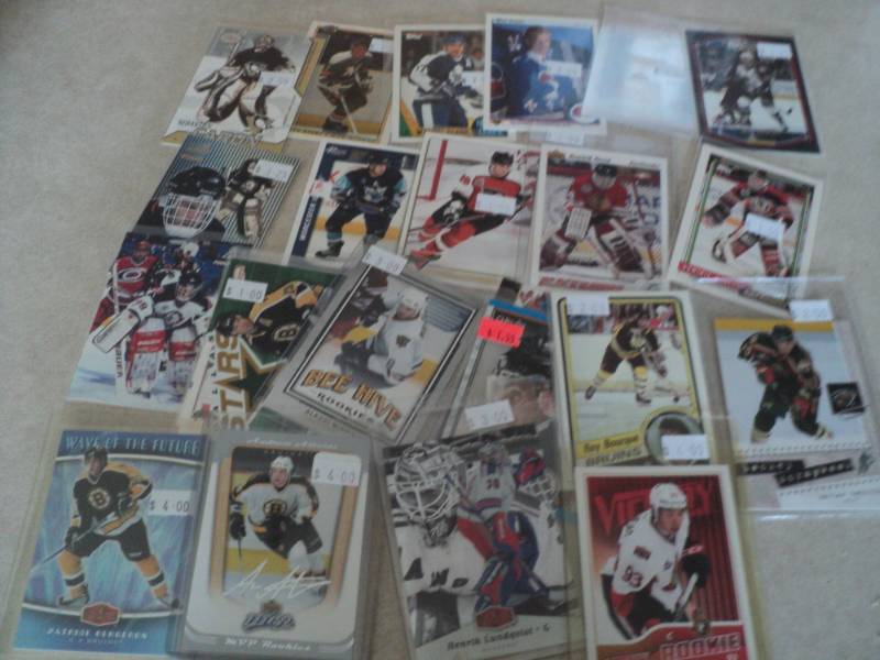 lot 73 image: 25 Hockey Star Cards...