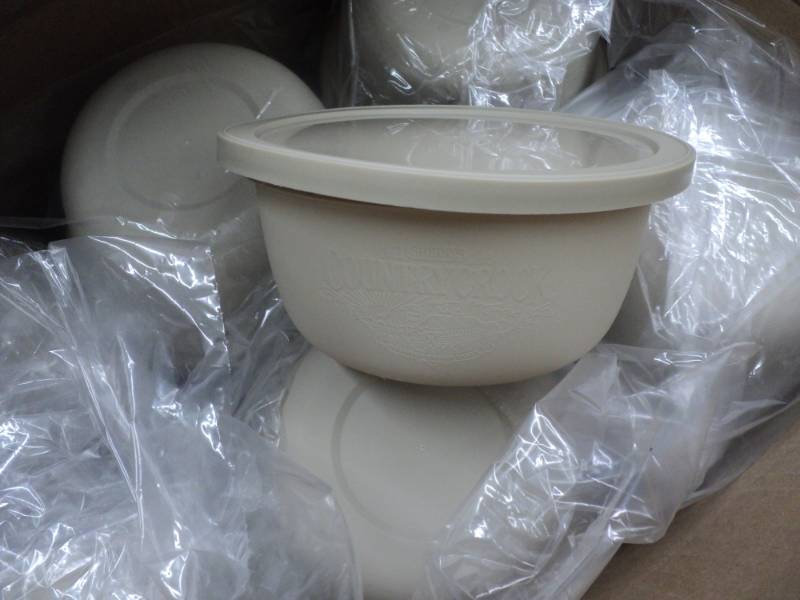 lot 288 image: Case of 600 Tubs and Case of 600 Li...