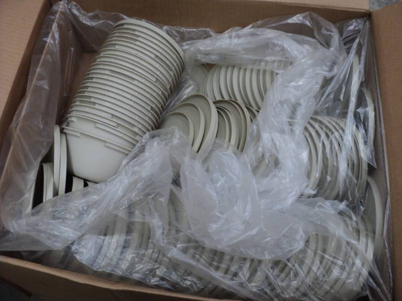lot 289 image: 4 Cases of 558 Lids each and a few ...