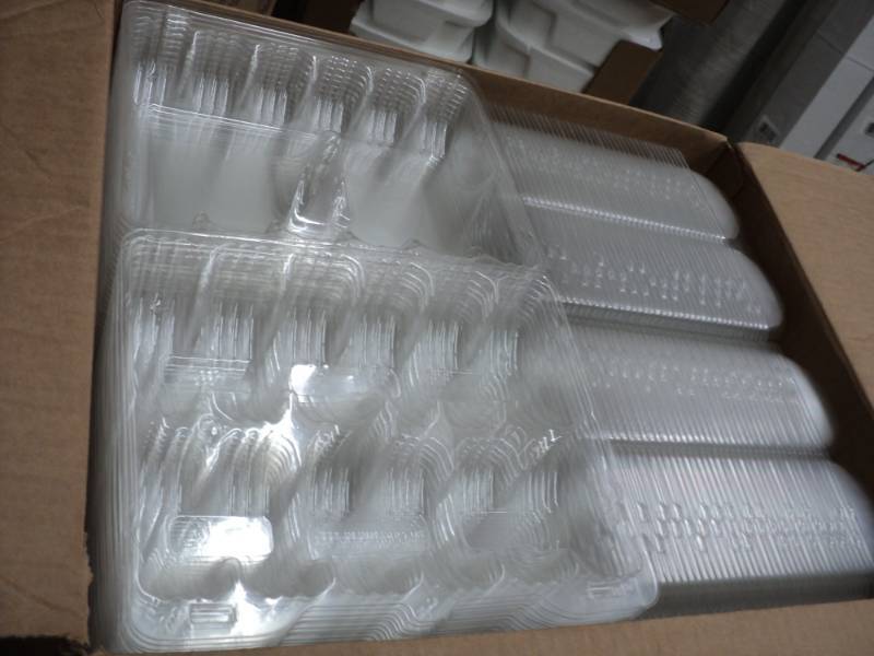 lot 291 image: Case of 12 Donuts Plastic Hinged Co...