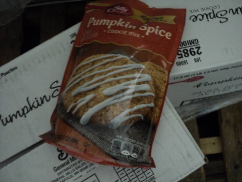 lot 324 image: Lot of 2 Cases Pumpkin Spice Cookie...