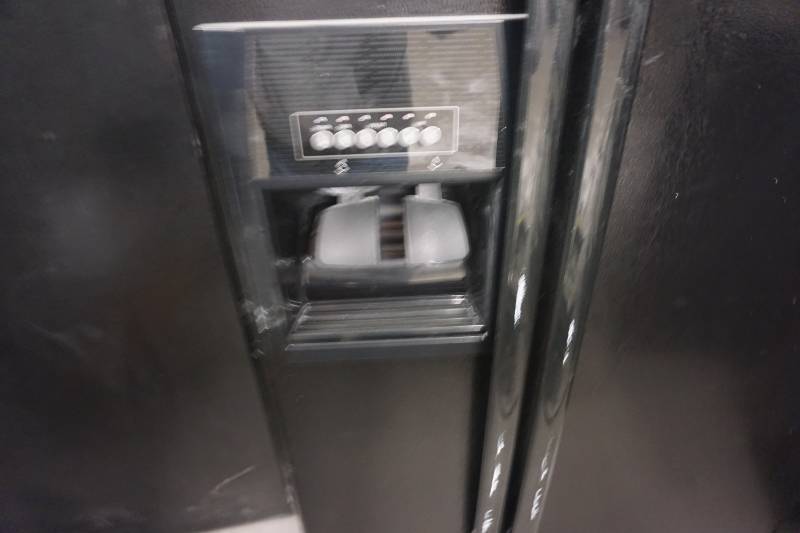 lot 4 image: Whirlpool Model ED2FHEXSB04 21.8 Cubic Foot Side By Side Refrigerator Freezer