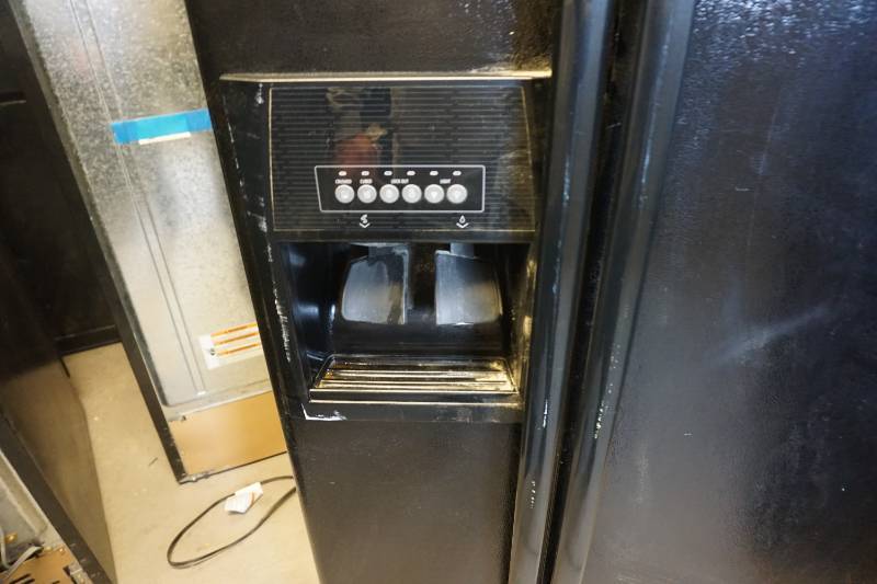 lot 7 image: Whirlpool Model ED2FHEXSB04 21.8 Cubic Foot Side By Side Refrigerator Freezer