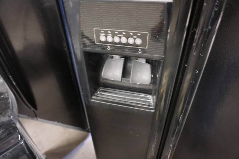 lot 10 image: Whirlpool Model ED2FHEXSB04 21.8 Cubic Foot Side By Side Refrigerator Freezer
