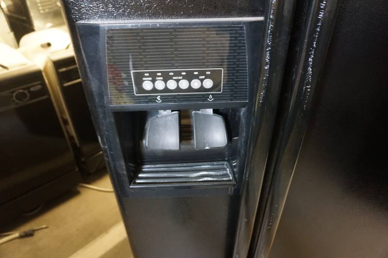 lot 13 image: Whirlpool Model ED2FHEXSB04 21.8 Cubic Foot Side By Side Refrigerator Freezer