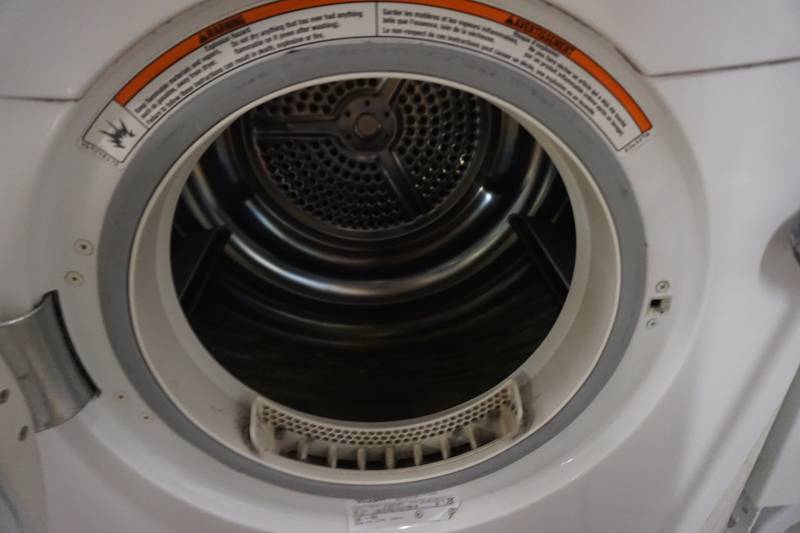 lot 42 image: Whirlpool Model LEW0050P0 Electric Cloths Dryer