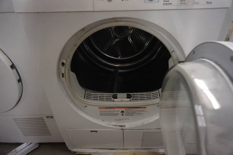 lot 43 image: Bosch Axxis Electric Cloths Dryer