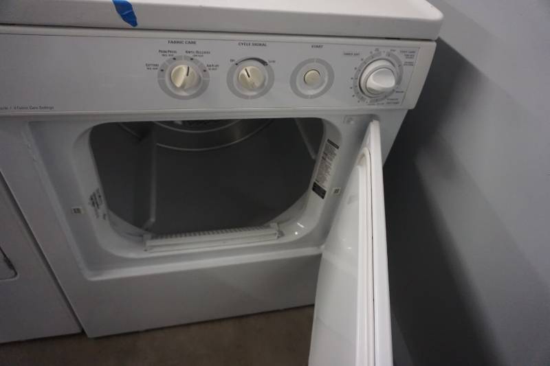 lot 46 image: GE Model DSXH43EF 3 Cycle Electric Cloths Dryer