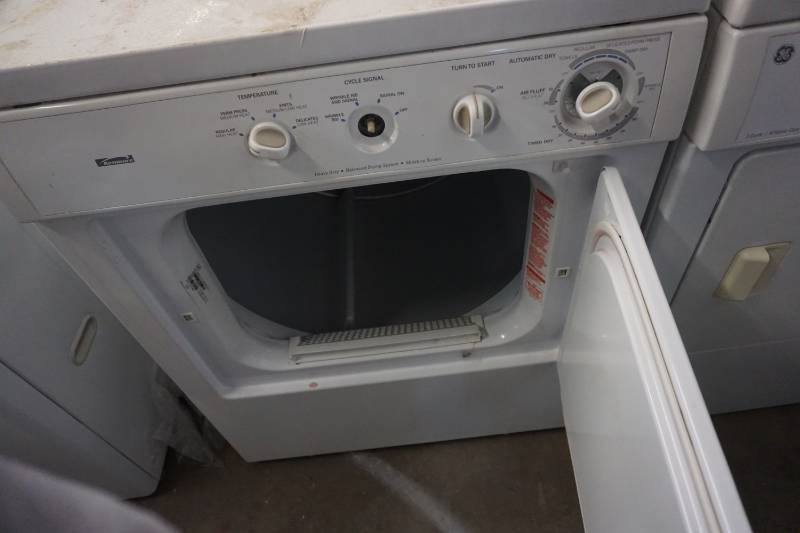 lot 47 image: Kenmore Model 4178404250C Electric Cloths Dryer